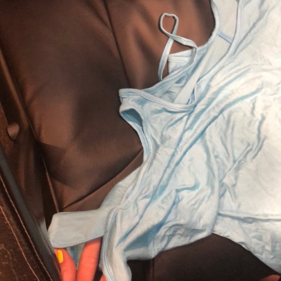 Lei Yee shirt - Picture 2 of 3